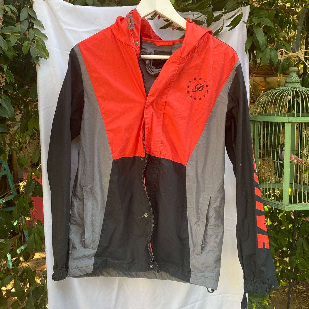 Wind breaker